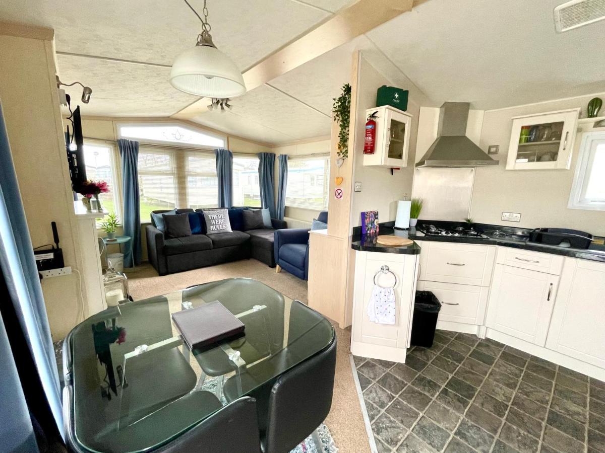 Modern Holiday Home #Skipsea Sands Static Hire Bagian luar foto